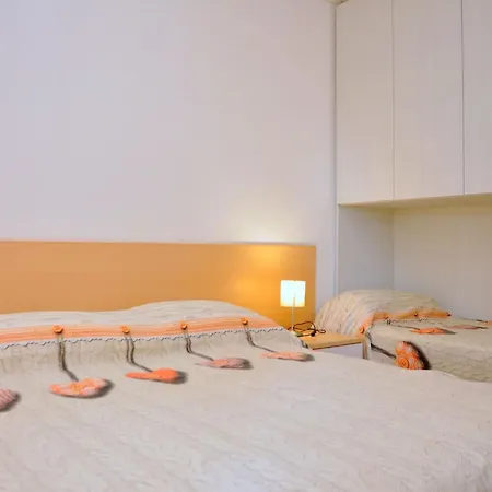 Relaxing Flat With Balcony In Pineda Apartment *