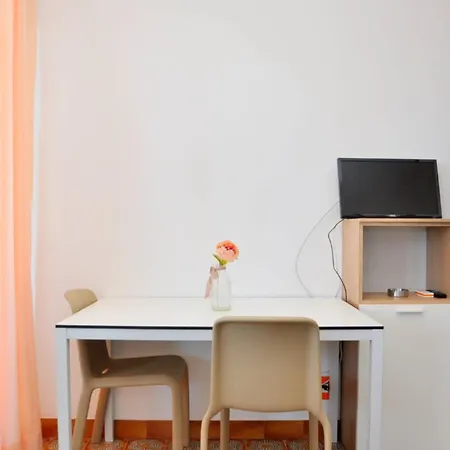 Daire Relaxing Flat With Balcony In Pineda *